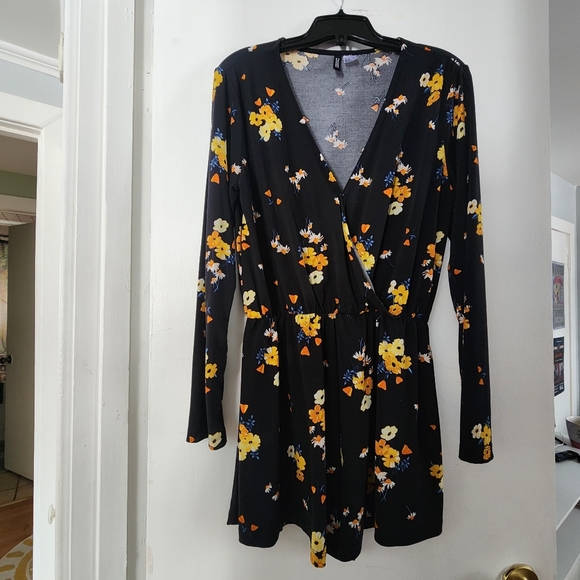 Divided Pants - Divided Grey Knit Top with Black Brand Tag